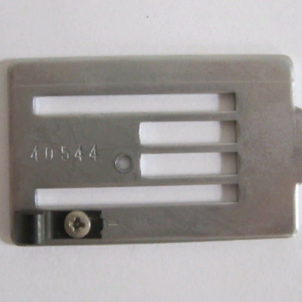 Vintage SINGER 40544 Sewing Machine Part Needle Bobbin Shuttle Cover